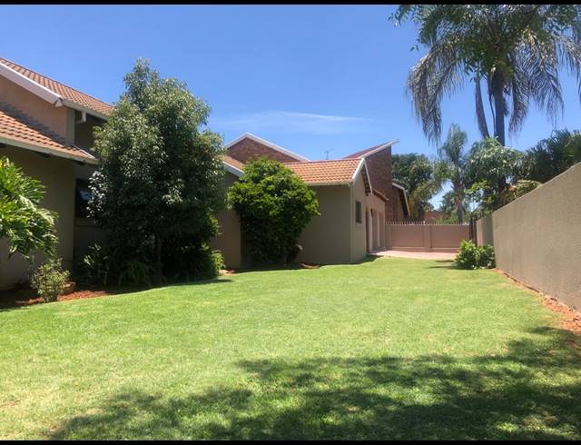 5 BEDROOM FREEHOLD FOR SALE IN THE ORCHARDS